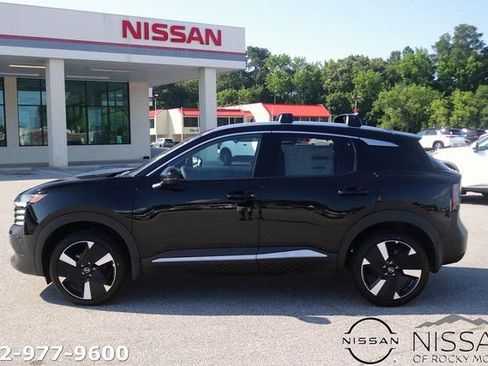 New 2025 Nissan Kicks SR FWD image 4