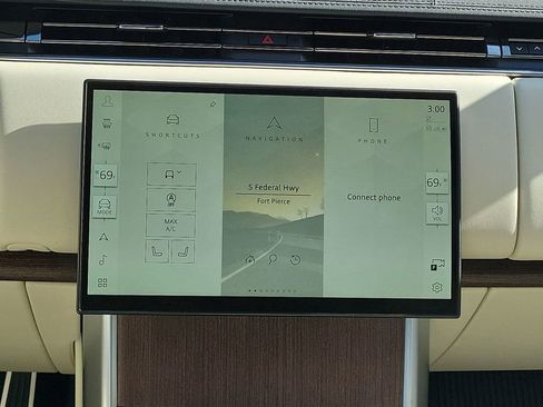 New 2026 Land Rover Range Rover SE image 21