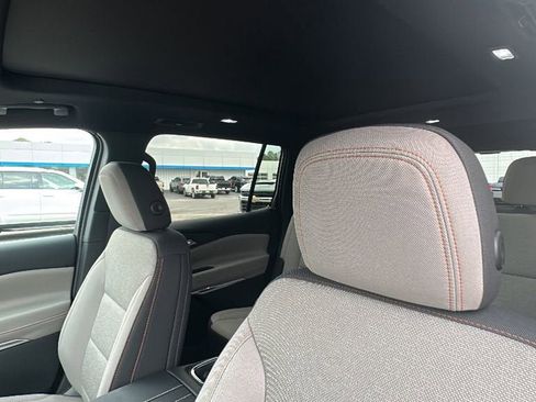 New 2026 Chevrolet Traverse LT w/ Sun and Wheel Package image 13