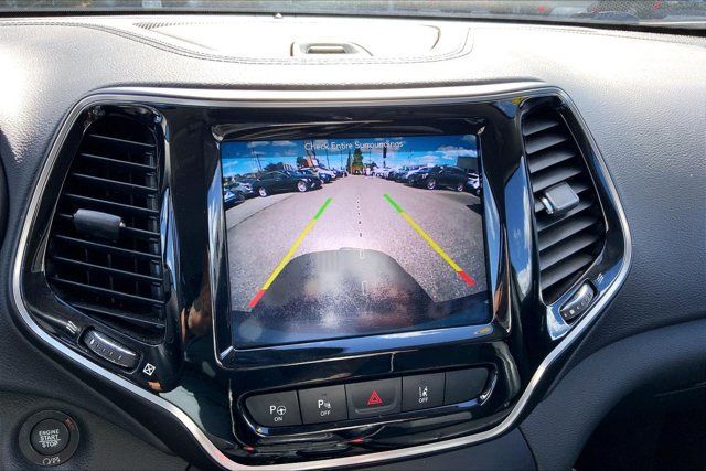 Used 2019 Jeep Cherokee Limited w/ Luxury Group AWD/4WD image 20