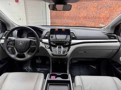 Used 2023 Honda Odyssey Touring image 12