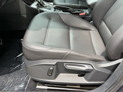 Used 2015 Volkswagen Golf TDI S FWD image 23