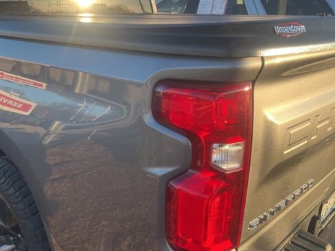 Used 2020 Chevrolet Silverado 1500 Custom w/ Custom Value Package image 5