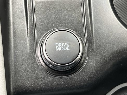 Used 2026 Ford Explorer Active w/ Active Comfort Package AWD/4WD image 18