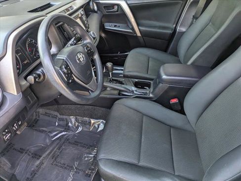 Used 2018 Toyota RAV4 LE image 15