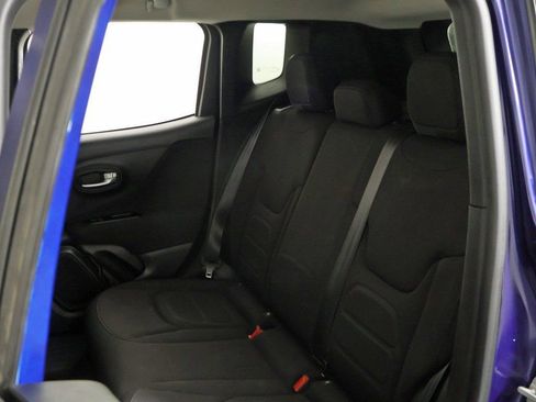 Used 2020 Jeep Renegade Latitude w/ UConnect 8.4 Nav Group image 25