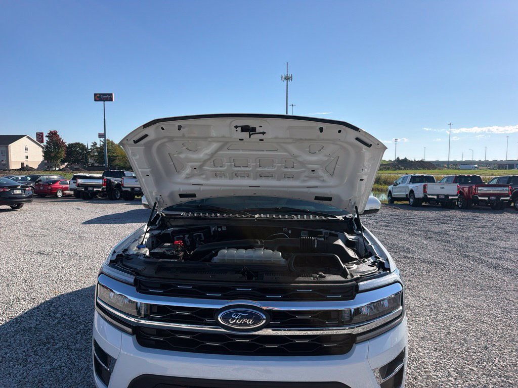 Used 2024 Ford Expedition Max Limited AWD/4WD image 18