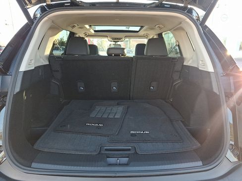 Certified 2023 Nissan Rogue SV w/ SV Premium Package image 28