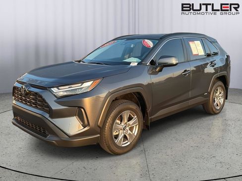 Certified 2025 Toyota RAV4 LE AWD/4WD image 2
