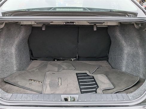 Used 2024 Nissan Versa SV w/ Trunk Package image 18