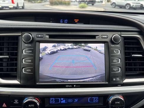 Used 2015 Toyota Highlander XLE AWD/4WD image 18