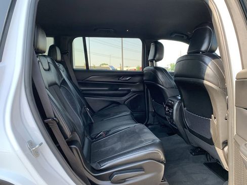 Used 2024 Jeep Grand Cherokee L Laredo image 31