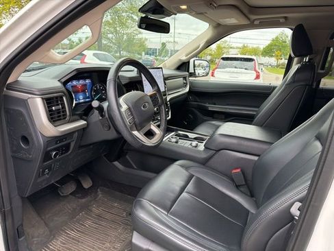 Used 2023 Ford Expedition XLT AWD/4WD image 8