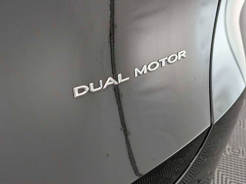 Used 2022 Tesla Model Y Long Range AWD/4WD image 10