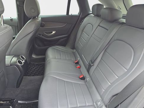 Used 2021 Mercedes-Benz GLC 300 4MATIC image 17