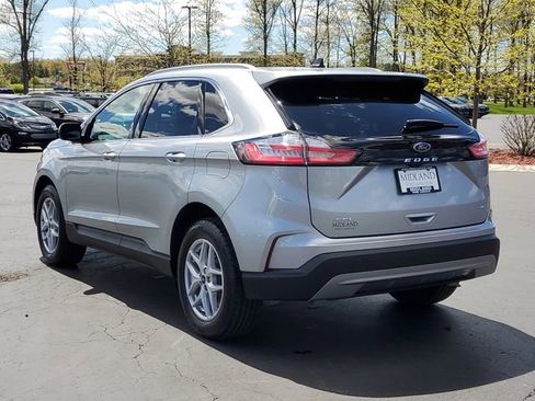 Certified 2024 Ford Edge SEL w/ Convenience Package AWD/4WD image 4