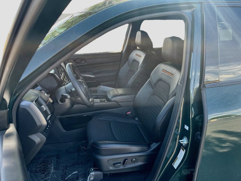 Used 2025 Nissan Pathfinder Rock Creek AWD/4WD image 20