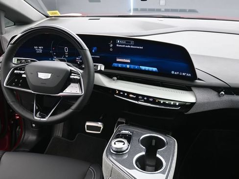 Certified 2025 Cadillac Optiq Sport 1 AWD/4WD image 14
