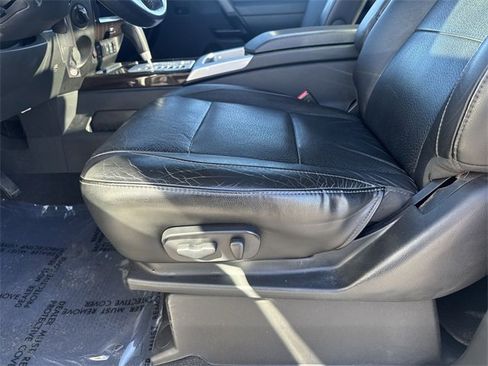 Used 2013 Nissan Titan SL w/ Moonroof Pkg image 29