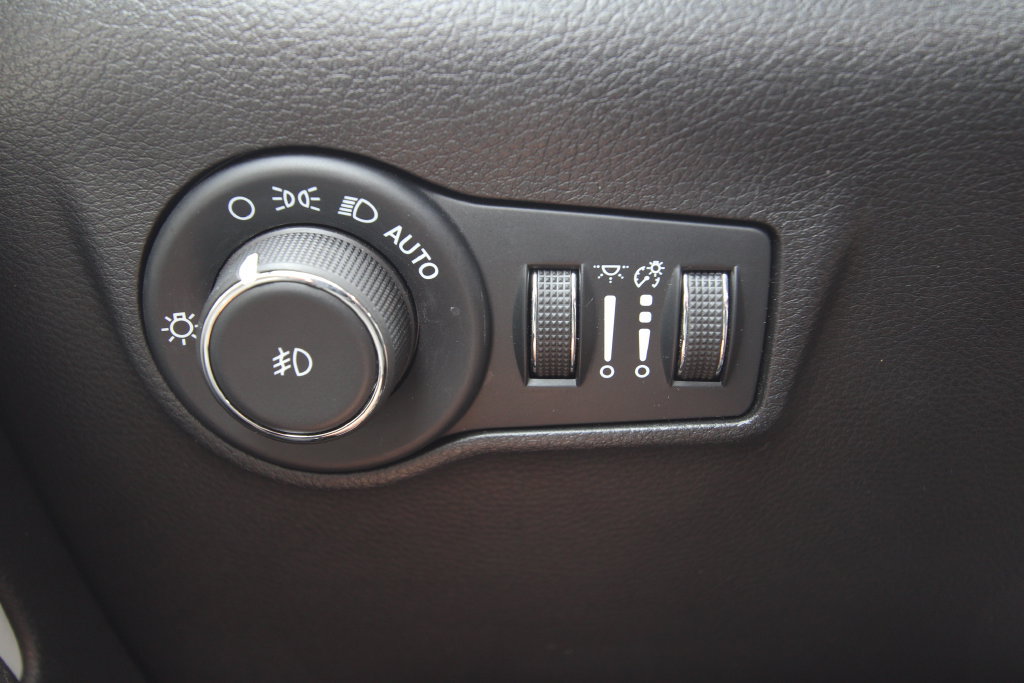 Used 2025 Jeep Compass Limited AWD/4WD image 22