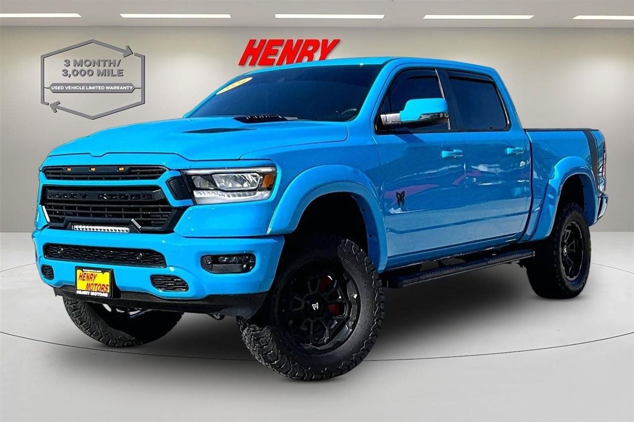 Used 2024 RAM 1500 Laramie AWD/4WD image 3