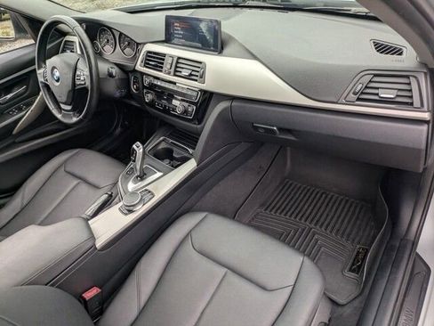 Used 2017 BMW 320i xDrive Sedan image 35