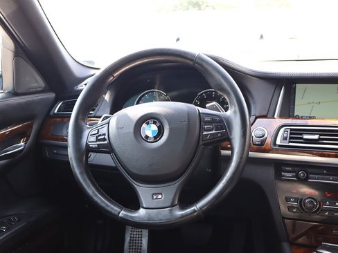 Used 2014 BMW 750Li xDrive AWD/4WD image 12