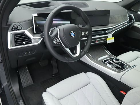 New 2026 BMW X5 xDrive40i w/ Executive Package image 9