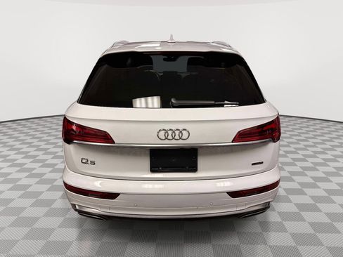 Used 2023 Audi Q5 2.0T Premium w/ Convenience Package image 3