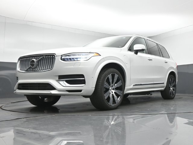 Used 2024 Volvo XC90 T8 Plus w/ Protection Package Premier AWD/4WD image 12
