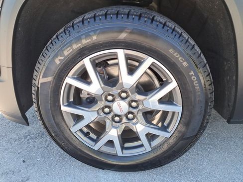 Used 2021 GMC Acadia SLE image 4