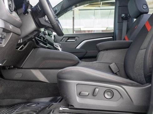 Used 2023 Chevrolet Colorado Z71 w/ Z71 Convenience Package 2 image 11