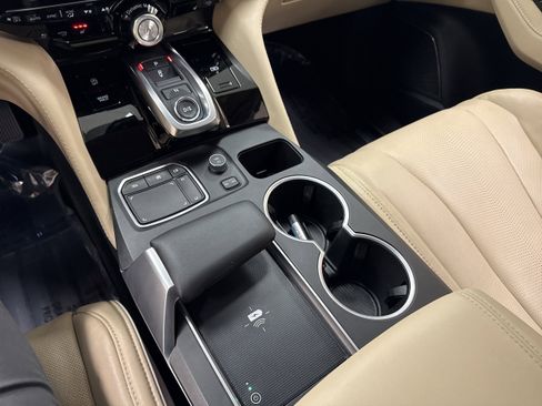 Used 2023 Acura MDX SH-AWD w/ Advance Package image 10