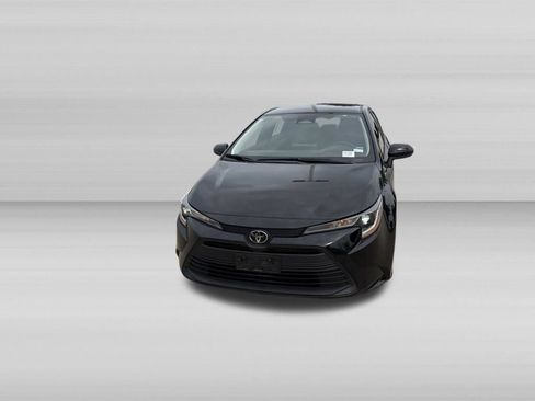 Used 2025 Toyota Corolla LE FWD image 9