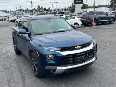 Used 2021 Chevrolet TrailBlazer LT w/ Convenience Package FWD image 3