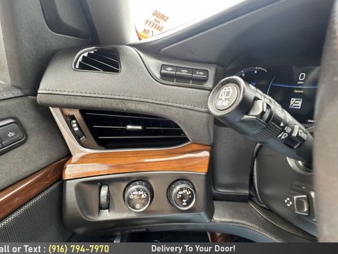 Used 2020 Cadillac Escalade ESV Premium Luxury AWD/4WD image 24
