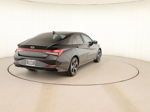 Used 2023 Hyundai Elantra Limited w/ Preferred Accessory Package image 6