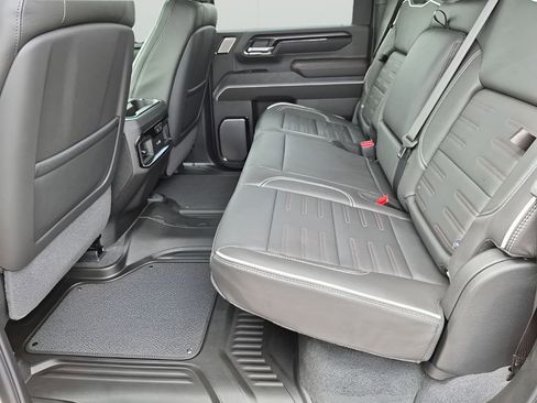 Used 2026 GMC Sierra 2500 AT4X w/ LPO, Black Badging Package image 20