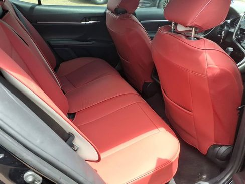 Used 2022 Toyota Camry SE FWD image 8