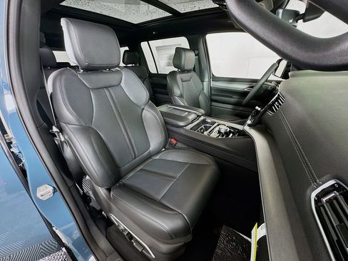New 2026 Jeep Grand Wagoneer 4WD image 31