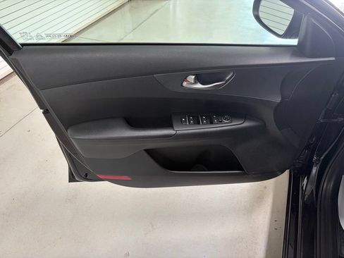 Used 2021 Kia Forte LXS FWD image 6