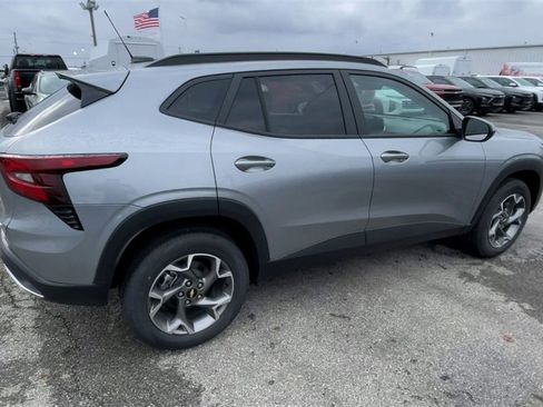 New 2026 Chevrolet Trax LT w/ Driver Confidence Package image 2