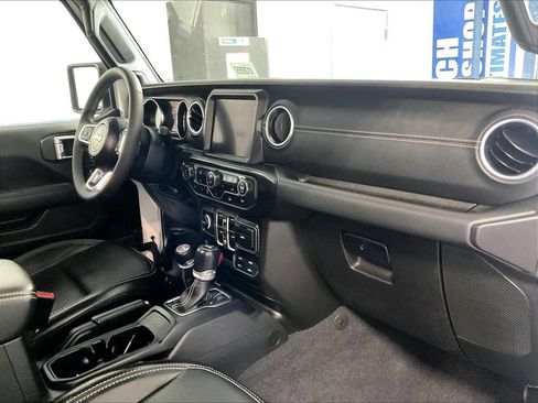 Used 2023 Jeep Wrangler Unlimited Sahara AWD/4WD image 14