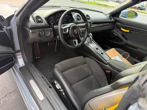 Used 2023 Porsche 718 Boxster Spyder RWD image 11
