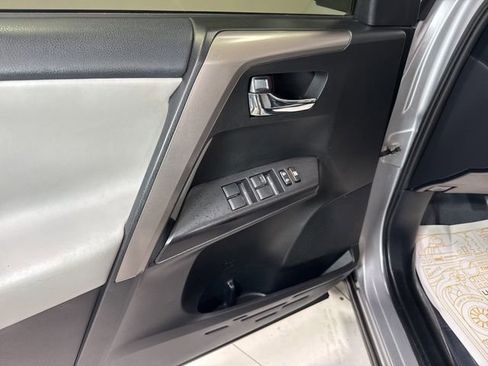 Used 2018 Toyota RAV4 XLE image 10