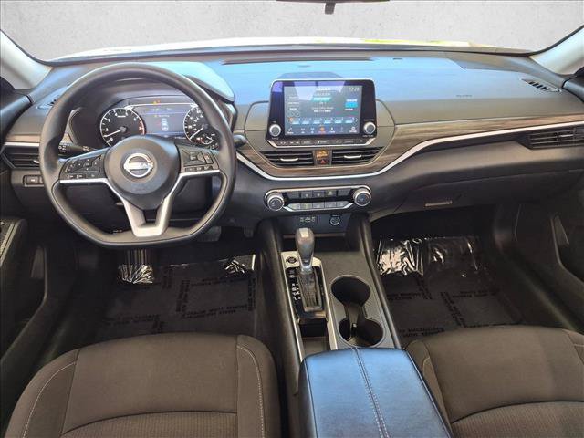 Used 2025 Nissan Altima 2.5 SV FWD image 23