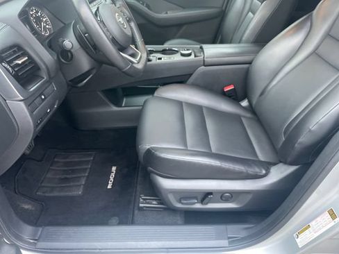 Used 2021 Nissan Rogue SV w/ Premium Package AWD/4WD image 9