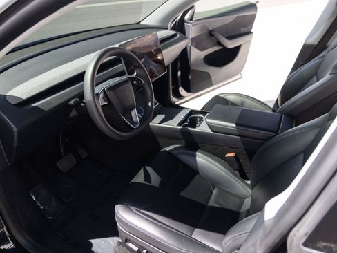 Used 2026 Tesla Model Y Long Range AWD/4WD image 11