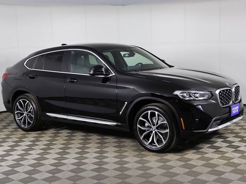 Used 2023 BMW X4 xDrive30i w/ Convenience Package image 2