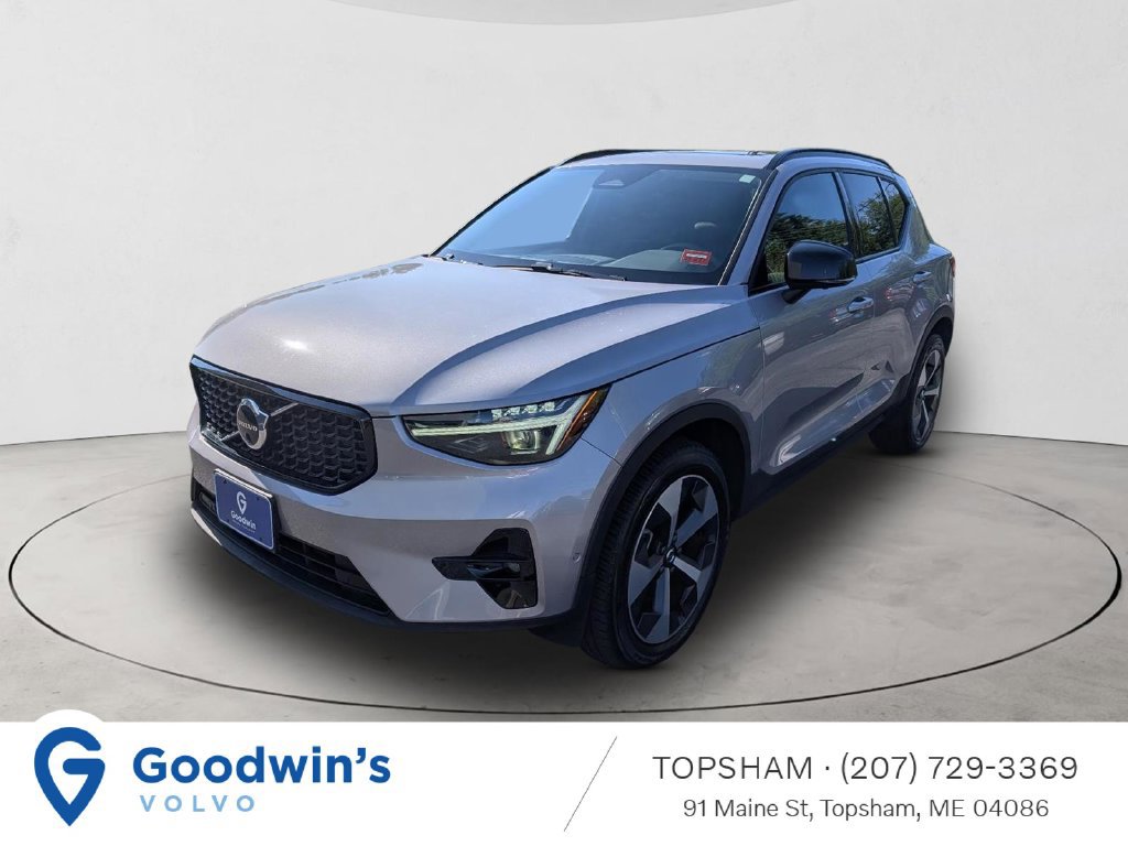 Certified 2026 Volvo XC40 B5 Plus AWD/4WD image 1
